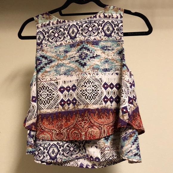 Colorful layered crop tank - Picture 2 of 4